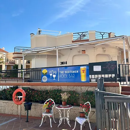 Clara Fanabe Costa Adeje (Tenerife)